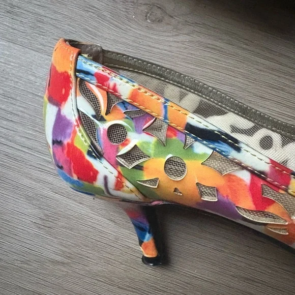 J. Renee Women's Winset Rainbow Floral Kitten Heels - SIZE 6.5 - Picture 4 of 16